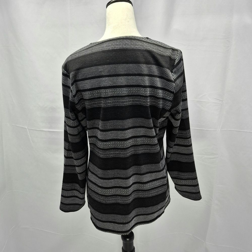 NWOT Chico's Black Gray Striped Jacket/Cardigan Lightweight Sweater Top Size 1. - Picture 2 of 9